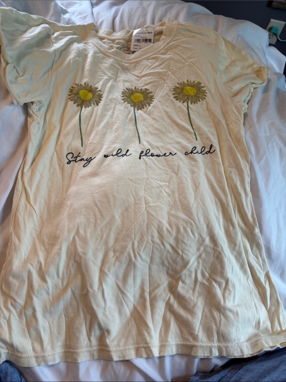 Recycled Karma Project
Karma "Stay Wild Flower Child" t-Shirt size Small NWT